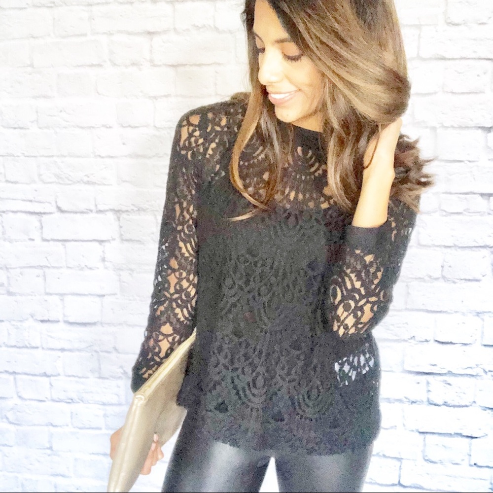 SOLDBanana republic black lace long sleeve crew